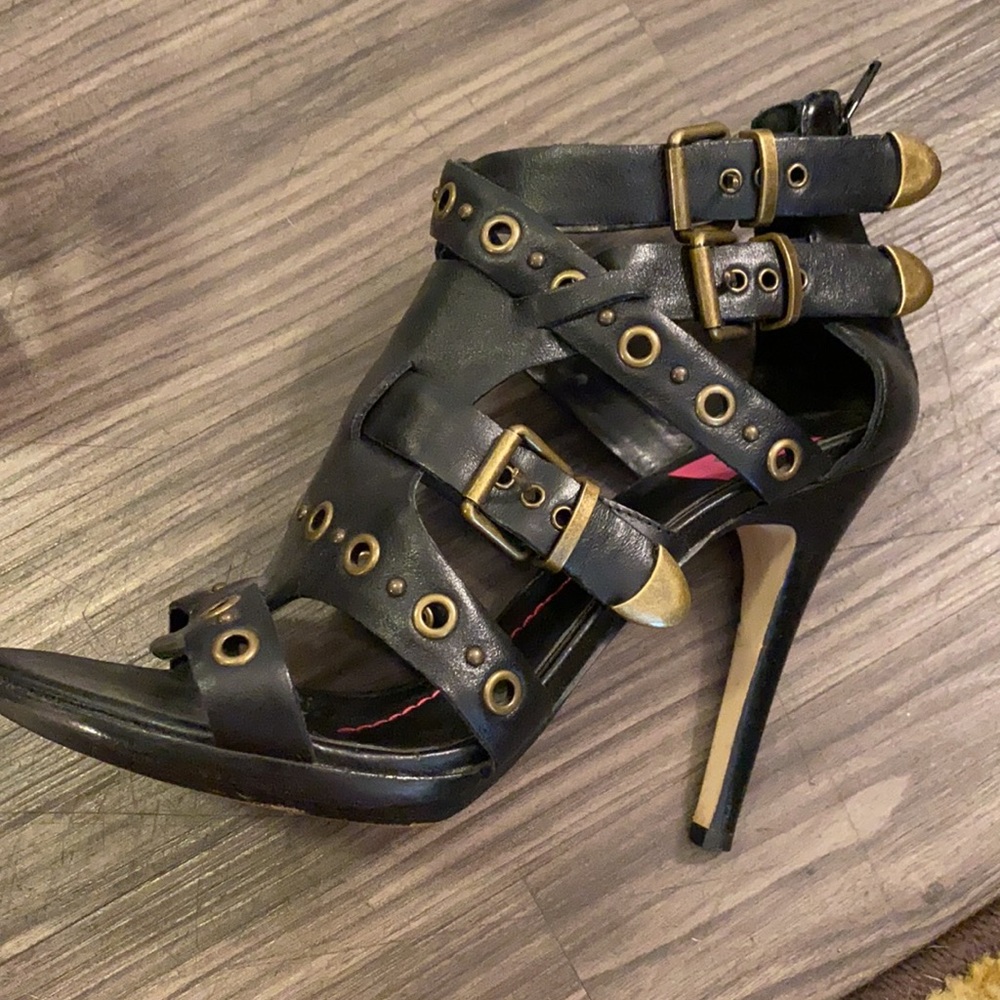 Dolce Vita Black Heels, w/Brass Accent, Size 8.5